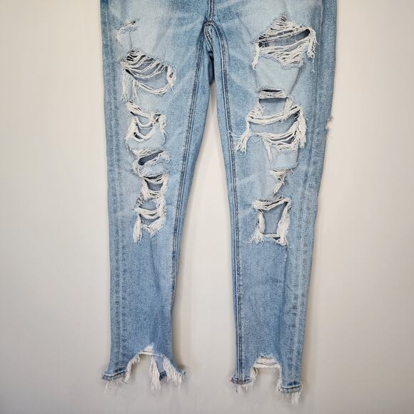 American Eagle Stretch Mom Light Wash Distressed 2R - Picture 4 of 9